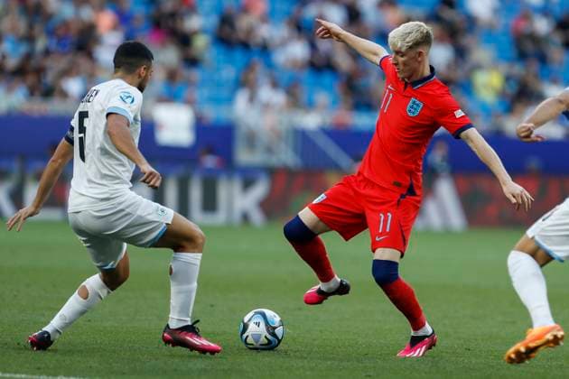 UEFA U21, U 21 EM, England - Israel, Halbfinale, 05.07.2023, Batumi Anthony GORDON ( 11, England), Gil COHEN ( 5, Israel), UEFA U21-Fussball-Europameisterschaft in Rumaenien und Georgien, England - Israel, Halbfinale, 05.07.2023, Adjarabet Arena, Batumi Copyright: xBEAUTIFULxSPORTS Meuselx