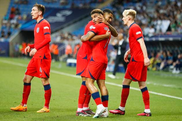 UEFA U21, U 21 EM, England - Israel, Halbfinale, 05.07.2023, Batumi Die Englaender bejubeln das Tor von Morgan GIBBS-WHITE ( 7, England), UEFA U21-Fussball-Europameisterschaft in Rumaenien und Georgien, England - Israel, Halbfinale, 05.07.2023, Adjarabet Arena, Batumi Copyright: xBEAUTIFULxSPORTS Meuselx