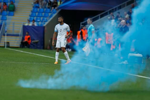 UEFA U21, U 21 EM, England - Israel, Halbfinale, 05.07.2023, Batumi Die israelischen Fans werfen Pyrotechnik auf den Rasen, UEFA U21-Fussball-Europameisterschaft in Rumaenien und Georgien, England - Israel, Halbfinale, 05.07.2023, Adjarabet Arena, Batumi Copyright: xBEAUTIFULxSPORTS Meuselx