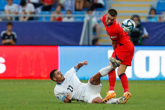 UEFA U21, U 21 EM, England - Israel, Halbfinale, 05.07.2023, Batumi Luke THOMAS ( 3, England), Ilai HAGAG ( 22, Israel), UEFA U21-Fussball-Europameisterschaft in Rumaenien und Georgien, England - Israel, Halbfinale, 05.07.2023, Adjarabet Arena, Batumi Copyright: xBEAUTIFULxSPORTS Meuselx