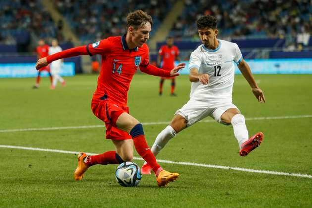 UEFA U21, U 21 EM, England - Israel, Halbfinale, 05.07.2023, Batumi James GARNER ( 14, England), Roy REVIVO ( 12, Israel), UEFA U21-Fussball-Europameisterschaft in Rumaenien und Georgien, England - Israel, Halbfinale, 05.07.2023, Adjarabet Arena, Batumi Copyright: xBEAUTIFULxSPORTS Meuselx