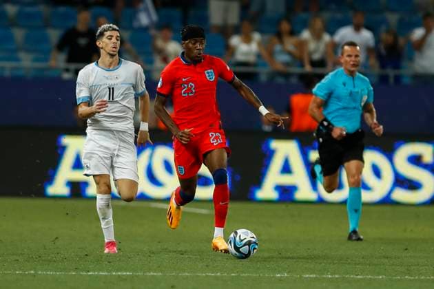 UEFA U21, U 21 EM, England - Israel, Halbfinale, 05.07.2023, Batumi Noni MADUEKE ( 23, England), Dor TURGEMAN ( 11, Israel), UEFA U21-Fussball-Europameisterschaft in Rumaenien und Georgien, England - Israel, Halbfinale, 05.07.2023, Adjarabet Arena, Batumi Copyright: xBEAUTIFULxSPORTS Meuselx