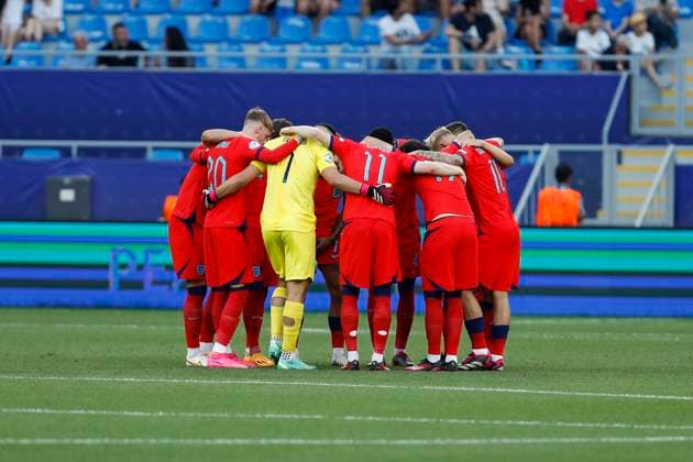UEFA U21, U 21 EM, England - Israel, Halbfinale, 05.07.2023, Batumi Die englische Mannschaft unmittelbar vor Anpfiff, UEFA U21-Fussball-Europameisterschaft in Rumaenien und Georgien, England - Israel, Halbfinale, 05.07.2023, Adjarabet Arena, Batumi Copyright: xBEAUTIFULxSPORTS Meuselx
