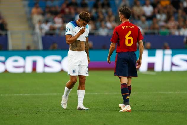 UEFA U21, U 21 EM, England - Spanien, Finale, 08.07.2023, Batumi Morgan GIBBS-WHITE ( 7, England), Antonio BLANCO ( 6, Spanien), UEFA U21-Fussball-Europameisterschaft in Rumaenien und Georgien, England - Spanien, Finale, 08.07.2023, Adjarabet Arena, Batumi Copyright: xBEAUTIFULxSPORTS Meuselx
