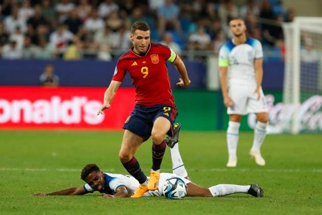 Sport Bilder des Tages UEFA U21, U 21 EM, England - Spanien, Finale, 08.07.2023, Batumi Abel RUIZ ( 9, Spanien), Angel GOMES ( 21, England), UEFA U21-Fussball-Europameisterschaft in Rumaenien und Georgien, England - Spanien, Finale, 08.07.2023, Adjarabet Arena, Batumi Copyright: xBEAUTIFULxSPORTS Meuselx