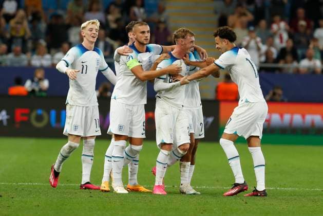 UEFA U21, U 21 EM, England - Spanien, Finale, 08.07.2023, Batumi Die Englaender bejubeln das erste Tor durch Cole PALMER ( 20, England), UEFA U21-Fussball-Europameisterschaft in Rumaenien und Georgien, England - Spanien, Finale, 08.07.2023, Adjarabet Arena, Batumi Copyright: xBEAUTIFULxSPORTS Meuselx