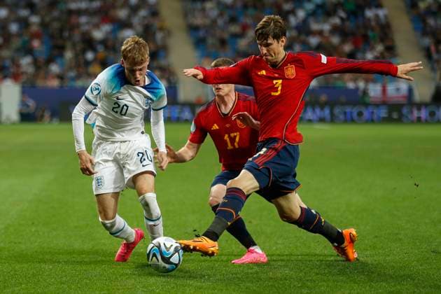 UEFA U21, U 21 EM, England - Spanien, Finale, 08.07.2023, Batumi Cole PALMER ( 20, England), Juan MIRANDA ( 3, Spanien), UEFA U21-Fussball-Europameisterschaft in Rumaenien und Georgien, England - Spanien, Finale, 08.07.2023, Adjarabet Arena, Batumi Copyright: xBEAUTIFULxSPORTS Meuselx
