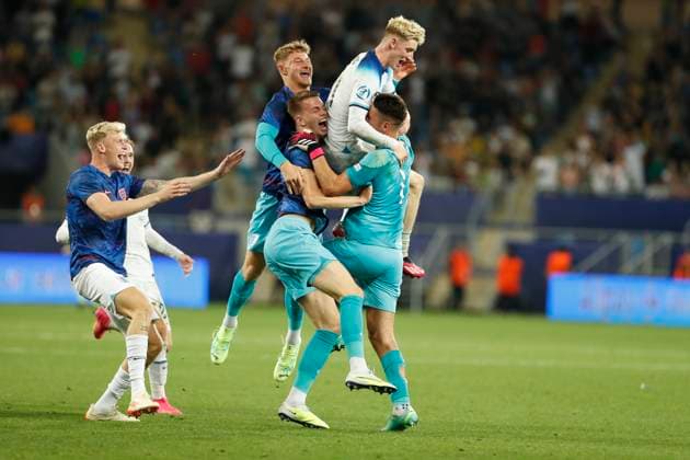 Sport Bilder des Tages UEFA U21, U 21 EM, England - Spanien, Finale, 08.07.2023, Batumi Die Englaender jubeln nach Schlusspfiff, UEFA U21-Fussball-Europameisterschaft in Rumaenien und Georgien, England - Spanien, Finale, 08.07.2023, Adjarabet Arena, Batumi Copyright: xBEAUTIFULxSPORTS Meuselx