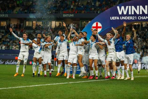 UEFA U21, U 21 EM, England - Spanien, Finale, 08.07.2023, Batumi Die englische U21-Nationalmannschaft feiert den Titel, UEFA U21-Fussball-Europameisterschaft in Rumaenien und Georgien, England - Spanien, Finale, 08.07.2023, Adjarabet Arena, Batumi Copyright: xBEAUTIFULxSPORTS Meuselx