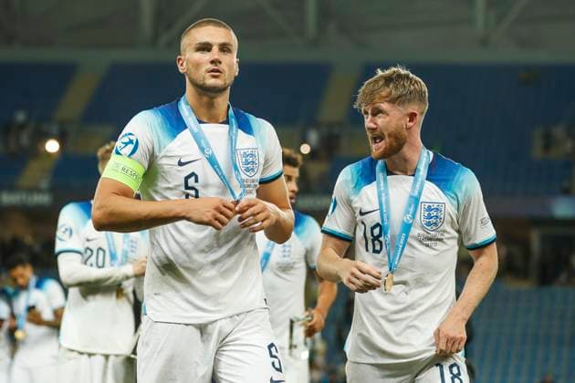 UEFA U21, U 21 EM, England - Spanien, Finale, 08.07.2023, Batumi Taylor HARWOOD-BELLIS ( 5, England), Thomas DOYLE ( 18, England), UEFA U21-Fussball-Europameisterschaft in Rumaenien und Georgien, England - Spanien, Finale, 08.07.2023, Adjarabet Arena, Batumi Copyright: xBEAUTIFULxSPORTS Meuselx