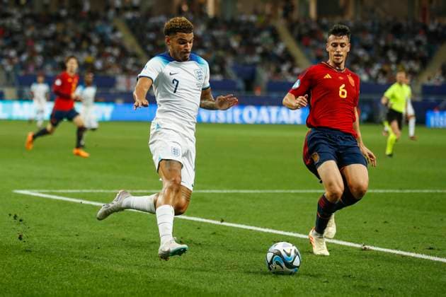 UEFA U21, U 21 EM, England - Spanien, Finale, 08.07.2023, Batumi Morgan GIBBS-WHITE ( 7, England), Antonio BLANCO ( 6, Spanien), UEFA U21-Fussball-Europameisterschaft in Rumaenien und Georgien, England - Spanien, Finale, 08.07.2023, Adjarabet Arena, Batumi Copyright: xBEAUTIFULxSPORTS Meuselx