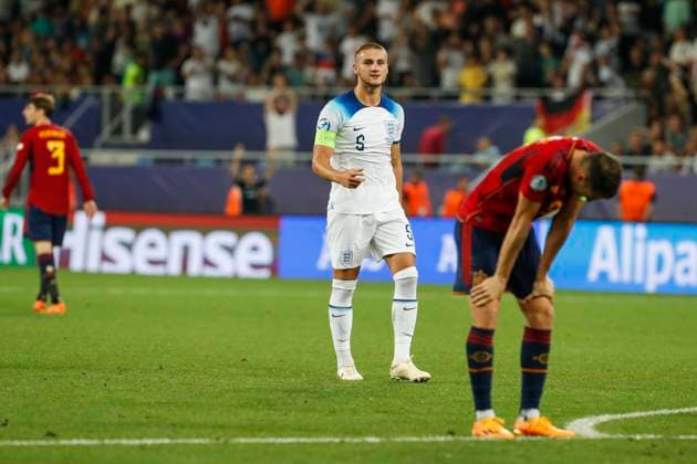 UEFA U21, U 21 EM, England - Spanien, Finale, 08.07.2023, Batumi Taylor HARWOOD-BELLIS ( 5, England), vorne Abel RUIZ ( 9, Spanien), UEFA U21-Fussball-Europameisterschaft in Rumaenien und Georgien, England - Spanien, Finale, 08.07.2023, Adjarabet Arena, Batumi Copyright: xBEAUTIFULxSPORTS Meuselx