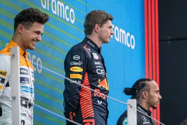 Max Verstappen (NED, Oracle Red Bull Racing 1), Lando Norris (UK, McLaren F1 Team 4), Lewis Hamilton (UK, Mercedes AMG Petronas F1 Team 44) Grosser Preis von Grossbritannien, Silverstone, Motorsport, Formel 1, 09.07.2023 Grosser Preis von Grossbritannien, Silverstone, Motorsport, Formel 1, 09.07.2023 Towcester Copyright: xEibner-Pressefoto MarkoxKnabx EP_EER