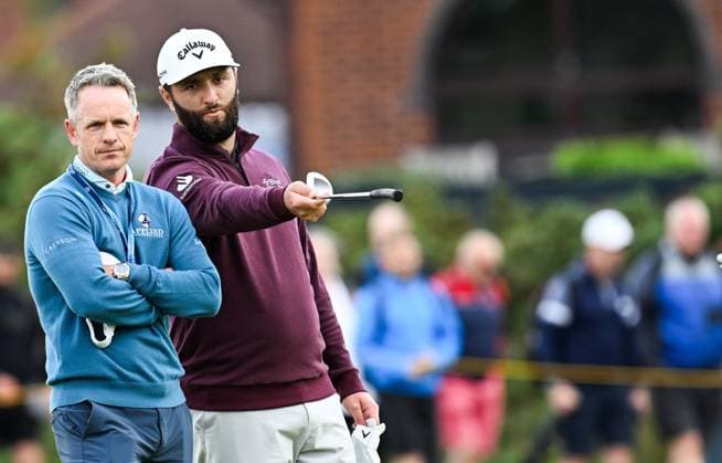 Mandatory Credit: Photo by Greig Cowie Shutterstock (14013394n) Ryder Cup Captain Luke Donald with Jon Rahm on the 4th Green The British Open Championship, Practice, Golf, Royal Liverpool Golf Club, Liverpool, UK - 19 Jul 2023 The British Open Championship, Practice, Golf, Royal Liverpool Golf Club, Liverpool, UK - 19 Jul 2023 Copyright: xGreigxCowie Shutterstockx 14013394n