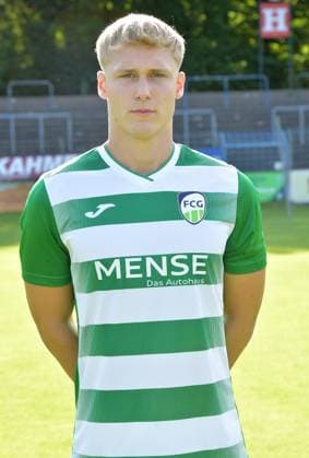 20.07.2023, GER, Fussball, Regionalliga West, Saison 2023 2024, Ohlendorfstadion im Heidewald, Gütersloh FC Gütersloh Fototermin 2023 2024 Leo Weichert (FC Gütersloh), Aktion, Einzelbild, Hoch, Portrait