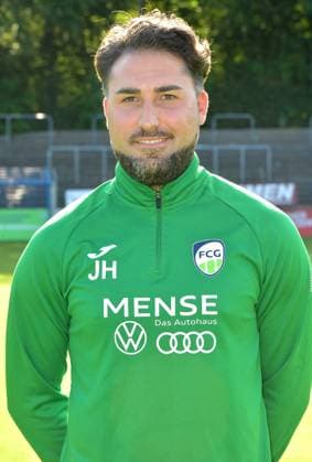 20.07.2023, GER, Fussball, Regionalliga West, Saison 2023 2024, Ohlendorfstadion im Heidewald, Gütersloh FC Gütersloh Fototermin 2023 2024 Julian Hesse (Trainer FC Gütersloh), Aktion, Einzelbild, Hoch, Portrait