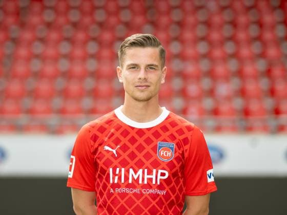 Tim Koether (FC Heidenheim, 26), GER, FC Heidenheim 1846, Fussball, 1. Bundesliga, Portraettermin, Spielzeit 2023 2024, 23.07.2023, DFB DFL regulations prohibit any use of photographs as image sequences and or quasi-video., GER, FC Heidenheim 1846, Fussball, 1. Bundesliga, Portraettermin, Spielzeit 2023 2024, 23.07.2023 Heidenheim Copyright: xEibner-Pressefoto SaschaxWaltherx EP_EER