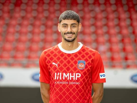 Eren Dinkci (FC Heidenheim, 08), GER, FC Heidenheim 1846, Fussball, 1. Bundesliga, Portraettermin, Spielzeit 2023 2024, 23.07.2023, DFB DFL regulations prohibit any use of photographs as image sequences and or quasi-video., GER, FC Heidenheim 1846, Fussball, 1. Bundesliga, Portraettermin, Spielzeit 2023 2024, 23.07.2023 Heidenheim Copyright: xEibner-Pressefoto SaschaxWaltherx EP_EER
