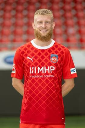 Jan-Niklas Beste (FC Heidenheim, 37), GER, FC Heidenheim 1846, Fussball, 1. Bundesliga, Portraettermin, Spielzeit 2023 2024, 23.07.2023, DFB DFL regulations prohibit any use of photographs as image sequences and or quasi-video., GER, FC Heidenheim 1846, Fussball, 1. Bundesliga, Portraettermin, Spielzeit 2023 2024, 23.07.2023 Heidenheim Copyright: xEibner-Pressefoto SaschaxWaltherx EP_EER