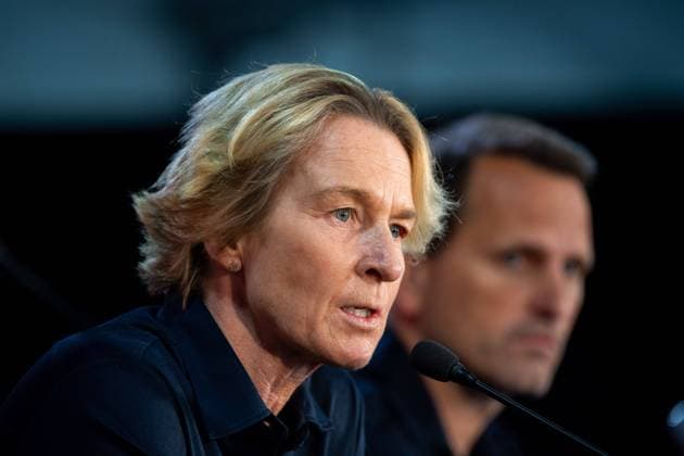 Martina Voss-Tecklenburg (Deutschland, Bundestrainerin), dahinter Panagiotis Joti Chatzialexiou (Deutschland, Sportlicher Leiter Nationalmannschaften), AUS, Pressekonferenz DFB Frauen Nationalmannschaft Deutschland, FIFA Frauen Fussball Weltmeisterschaft Australien 2023, 05.08.2023 AUS, Pressekonferenz DFB Frauen Nationalmannschaft Deutschland, FIFA Frauen Fussball Weltmeisterschaft Australien 2023, 05.08.2023 Wyong Copyright: xEibner-Pressefoto Memmlerx EP_MMR