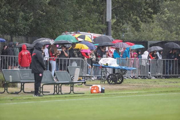 die Zuschaue, im Regen GER, Eintracht Frankfurt vs. 1. FC Nuernberg, 1. Frauen Bundesliga, Testspiel, Spielzeit 2023 24, 06.08.2023, GER, Eintracht Frankfurt vs. 1. FC Nuernberg, 1. Frauen Bundesliga, Testspiel, Spielzeit 2023 24, Frankfurt Copyright: xEibner-Pressefoto UlrichxScherbaumx EP_USM