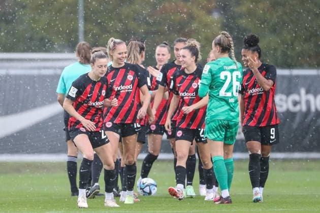 die Spielerinnen von Eintracht Frankfurt, GER, Eintracht Frankfurt vs. 1. FC Nuernberg, 1. Frauen Bundesliga, Testspiel, Spielzeit 2023 24, 06.08.2023, GER, Eintracht Frankfurt vs. 1. FC Nuernberg, 1. Frauen Bundesliga, Testspiel, Spielzeit 2023 24, Frankfurt Copyright: xEibner-Pressefoto UlrichxScherbaumx EP_USM