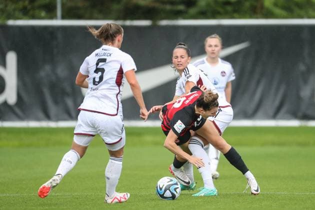 Alina Malbeck (1. FC Nuernberg, 5), Barbara Dunst (Eintracht Frankfurt, 28), GER, Eintracht Frankfurt vs. 1. FC Nuernberg, 1. Frauen Bundesliga, Testspiel, Spielzeit 2023 24, 06.08.2023, GER, Eintracht Frankfurt vs. 1. FC Nuernberg, 1. Frauen Bundesliga, Testspiel, Spielzeit 2023 24, Frankfurt Copyright: xEibner-Pressefoto UlrichxScherbaumx EP_USM