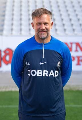 Lars Vossler (SC Freiburg, Co-Trainer); 1. Bundesliga, SC Freiburg, Portraettermin 2023 2024, 10.08.2023, (DFL REGULATIONS PROHIBIT ANY USE OF PHOTOGRAPHS AS IMAGE SEQUENCES AND OR QUASI-VIDEO) GER, Fussball, Herren, 1. Bundesliga, Spielzeit 2023 2024, SC Freiburg, Portraettermin 2023 2024, 10.08.2023, Freiburg im Breisgau Copyright: xEibner-Pressefoto SilasxSchuellex EP_EER