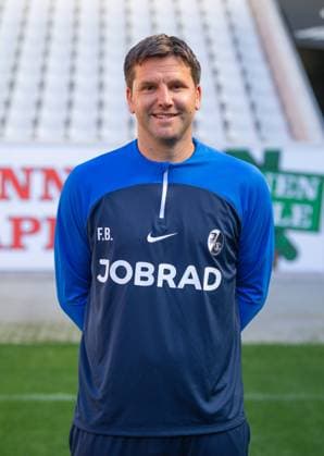 Florian Bruns (SC Freiburg, Co-Trainer); 1. Bundesliga, SC Freiburg, Portraettermin 2023 2024, 10.08.2023, (DFL REGULATIONS PROHIBIT ANY USE OF PHOTOGRAPHS AS IMAGE SEQUENCES AND OR QUASI-VIDEO) GER, Fussball, Herren, 1. Bundesliga, Spielzeit 2023 2024, SC Freiburg, Portraettermin 2023 2024, 10.08.2023, Freiburg im Breisgau Copyright: xEibner-Pressefoto SilasxSchuellex EP_EER