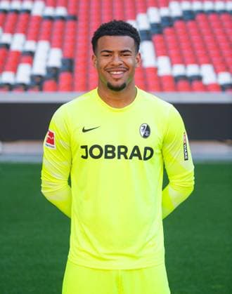 Noah Atubolu (SC Freiburg, 31); 1. Bundesliga, SC Freiburg, Portraettermin 2023 2024, 10.08.2023, (DFL REGULATIONS PROHIBIT ANY USE OF PHOTOGRAPHS AS IMAGE SEQUENCES AND OR QUASI-VIDEO) GER, Fussball, Herren, 1. Bundesliga, Spielzeit 2023 2024, SC Freiburg, Portraettermin 2023 2024, 10.08.2023, Freiburg im Breisgau Copyright: xEibner-Pressefoto SilasxSchuellex EP_EER