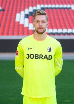 Florian Mueller (SC Freiburg, 21); 1. Bundesliga, SC Freiburg, Portraettermin 2023 2024, 10.08.2023, (DFL REGULATIONS PROHIBIT ANY USE OF PHOTOGRAPHS AS IMAGE SEQUENCES AND OR QUASI-VIDEO) GER, Fussball, Herren, 1. Bundesliga, Spielzeit 2023 2024, SC Freiburg, Portraettermin 2023 2024, 10.08.2023, Freiburg im Breisgau Copyright: xEibner-Pressefoto SilasxSchuellex EP_EER
