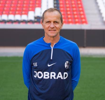Uwe Vetter (SC Freiburg, Physiotherapeut und Masseur); 1. Bundesliga, SC Freiburg, Portraettermin 2023 2024, 10.08.2023, (DFL REGULATIONS PROHIBIT ANY USE OF PHOTOGRAPHS AS IMAGE SEQUENCES AND OR QUASI-VIDEO) GER, Fussball, Herren, 1. Bundesliga, Spielzeit 2023 2024, SC Freiburg, Portraettermin 2023 2024, 10.08.2023, Freiburg im Breisgau Copyright: xEibner-Pressefoto SilasxSchuellex EP_EER