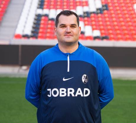 Max Beckmann (SC Freiburg, Zeugwart); 1. Bundesliga, SC Freiburg, Portraettermin 2023 2024, 10.08.2023, (DFL REGULATIONS PROHIBIT ANY USE OF PHOTOGRAPHS AS IMAGE SEQUENCES AND OR QUASI-VIDEO) GER, Fussball, Herren, 1. Bundesliga, Spielzeit 2023 2024, SC Freiburg, Portraettermin 2023 2024, 10.08.2023, Freiburg im Breisgau Copyright: xEibner-Pressefoto SilasxSchuellex EP_EER