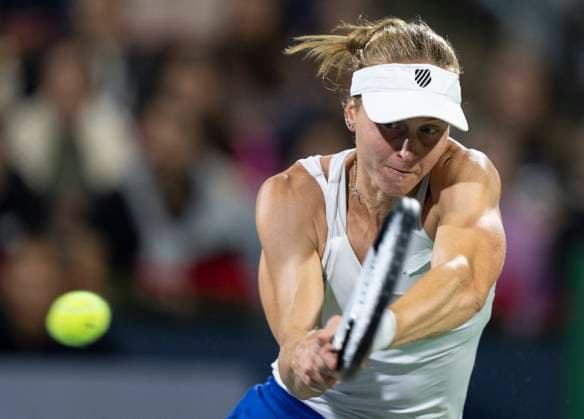 Sport Bilder des Tages August 11, 2023, MONTREAL, PQ, Canada: Liudmila Samsonova of Russia, hits a return to Belinda Bencic of Switzerland, during quarterfinal action at the National Bank Open tennis tournament in Montreal, Friday, Aug.11, 2023. Canada News - August 11, 2023 - ZUMAc35_ 20230811_zaf_c35_138 Copyright: xChristinnexMuschix