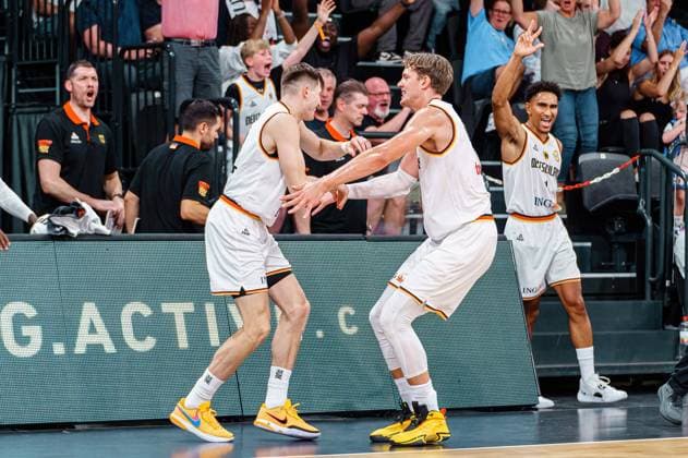Jubel nach Treffer Moritz Wagner (Deutschland, 13), David Kraemer (Deutschland, 44) Deutschland vs. Kanada, Basketball, DBB Supercup, Finale, 13.08.2023 Deutschland vs. Kanada, Basketball, DBB Supercup, Finale, 13.08.2023 Hamburg Copyright: xEibner-Pressefoto MarcelxvonxFehrnx EP_MFN