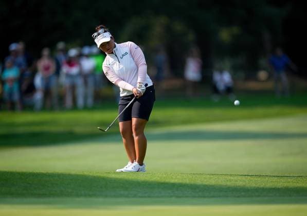 August 27, 2023, VANCOUVER, BC, CANADA: Megan Khang, of the U.S., chips onto the seventh green during the final round at the LPGA, Golf Damen CPKC Canadian Women s Open golf tournament, in Vancouver, on Sunday, August 27, 2023. Canada News - August 27, 2023 - ZUMAc35_ 20230827_zaf_c35_108 Copyright: xDarrylxDyckx