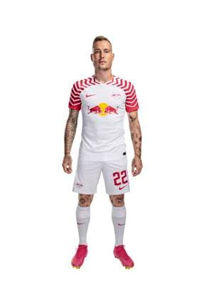 Achtung: Redaktionelle Nutzung honorarfrei - Attention: Free of charge for editorial use - David Raum RB Leipzig Porträttermin Saison 2023 2024, Herren, 1.BL, RB Leipzig, Porträt, Vorstellung, Präsentation, Pressetermin, Fußball, GER, RedBull, Red Bull, RBL; Shooting, Studio, Studioshooting, Freisteller, xptt