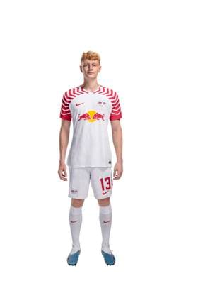 Achtung: Redaktionelle Nutzung honorarfrei - Attention: Free of charge for editorial use - Nicolas Seiwald RB Leipzig Porträttermin Saison 2023 2024, Herren, 1.BL, RB Leipzig, Porträt, Vorstellung, Präsentation, Pressetermin, Fußball, GER, RedBull, Red Bull, RBL; Shooting, Studio, Studioshooting, Freisteller, xptt