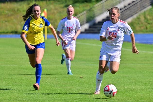 Dora Zeller (1.FC Koeln 19) zum Pass aufs Tor GER, SFC Stern 1900 vs. 1. FC Koeln, Frauenfussball, DFB Pokal Frauen, 2. Runde, 2023 2024, 09.09.2023. (DFL REGULATIONS PROHIBIT ANY USE OF PHOTOGRAPHS AS IMAGE SEQUENCES AND OR QUASI - VIDEO). GER, SFC Stern 1900 vs. 1. FC Koeln, Frauenfussball, DFB Pokal Frauen, 2. Runde, 2023 2024, 09.09.2023. Berlin Copyright: xEibner-Pressefotox xClaudiusxRauchx EP_CRH