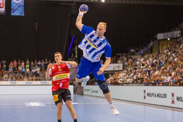 Jonas Truchanovicius (TVB Stuttgart, 10) erzielt ein Tor GER, TVB Stuttgart vs. ThSV Eisenach, Handball, Liqui Moly HBL, Handball Bundesliga, 4. Spieltag, Spielzeit 2023 2024, 10.09.2023 GER, TVB Stuttgart vs. ThSV Eisenach, Handball, Liqui Moly HBL, Handball Bundesliga, 4. Spieltag, Spielzeit 2023 2024, 10.09.2023 Stuttgart Copyright: xEibnerxPressefotox xOliverxSchmix EP_OST