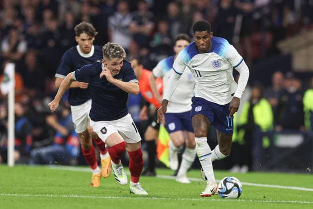 Mandatory Credit: Photo by Paul Currie Shutterstock (14094531p) Marcus Rashford of England and Billy Gilmour of Scotland Scotland v England, International Friendly, Länderspiel, Nationalmannschaft Football, Hampden Park, Glasgow, UK - 12 Sep 2023 EDITORIAL USE ONLY No use with unauthorised audio, video, data, fixture lists, club league logos or live services. Online in-match use limited to 120 images, no video emulation. No use in betting, games or single club league player publications. Scotland v England, International Friendly, Football, Hampden Park, Glasgow, UK - 12 Sep 2023 EDITORIAL USE ONLY No use with unauthorised audio, video, data, fixture lists, club league logos or live services. Online in-match use limited to 120 images, no video emulation. No use in betting, games or single club league player publications. Copyright: xPaulxCurrie Shutterstockx 14094531p