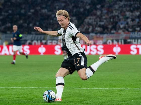 Julian Brandt (Deutschland, 17) am Ball, GER, Deutschland vs Frankreich, DFB Fussball Nationalmannschaft Herren, Saison 2023 2024, 12.09.2023 DFB regulations prohibit any use of photographs as image sequences and or quasi-video GER, Deutschland vs Frankreich, DFB Fussball Nationalmannschaft Herren, Saison 2023 2024, 12.09.2023 Dortmund Copyright: xEibner-Pressefoto Memmlerx EP_MMR