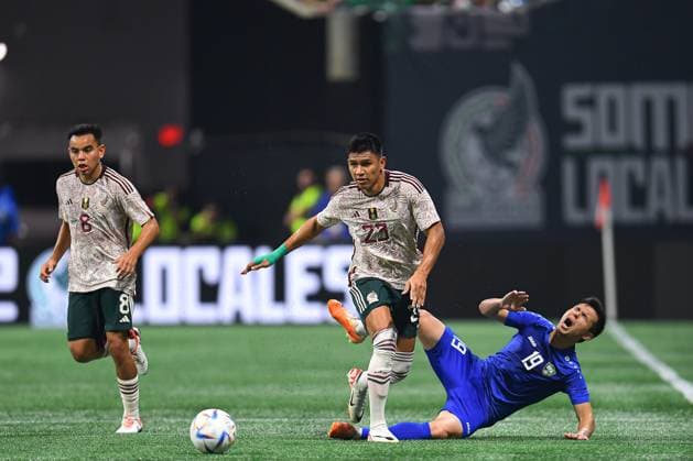 RECORD DATE NOT STATED Seleccion Mexicana 2023 Mexico vs Uzbekistan (L-R), Jesus Gallardo of Mexico and Azizbek Turgunbaev of Uzbekistan during the game Mexico (Mexican national team, Nationalteam vs Uzbekistan National Team, International Friendly, Länderspiel, Nationalmannschaft at Mercedes Benz Stadium, on September 12, 2023. <br><br> (I-D), Jesus Gallardo de Mexico y Azizbek Turgunbaev de Uzbekistan durante el partido Mexico (Seleccion Mexicana) vs Uzbekistan, Amistoso Internacional, en el Estadio Mercedes Benz, el 12 de septiembre de 2023. ATLANTA GEORGIA ESTADOS UNIDOS Copyright: xAdrianxMaciasx 20230912211006_SMN_23_AM_MEX_UZB_GALLARDO198