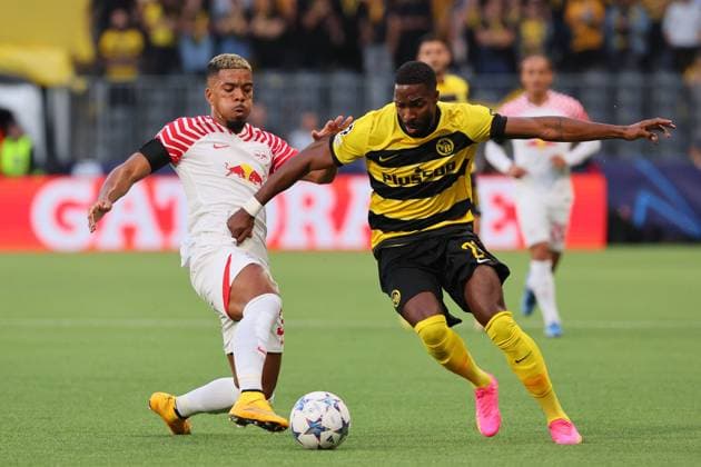 Bern - RB Leipzig Champions League Bern, 19.09.2023, Wankdorf Stadion, Fussball , UEFA Champions League, Gruppe G , 1. Spieltag, Young Boys Bern vs. RB Leipzig , Im Bild v.l.: Benjamin Henrichs (39, RB Leipzig) und Ulisses Garcia ( 21, Bern) . , Foto nur zur redaktionellen Nutzung bestimmt! . , UEFA regulations prohibit any use of photographs as image sequences and or quasi-video ,