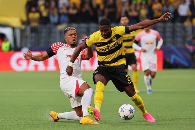 Bern - RB Leipzig Champions League Bern, 19.09.2023, Wankdorf Stadion, Fussball , UEFA Champions League, Gruppe G , 1. Spieltag, Young Boys Bern vs. RB Leipzig , Im Bild v.l.: Benjamin Henrichs (39, RB Leipzig) und Ulisses Garcia ( 21, Bern) . , Foto nur zur redaktionellen Nutzung bestimmt! . , UEFA regulations prohibit any use of photographs as image sequences and or quasi-video ,