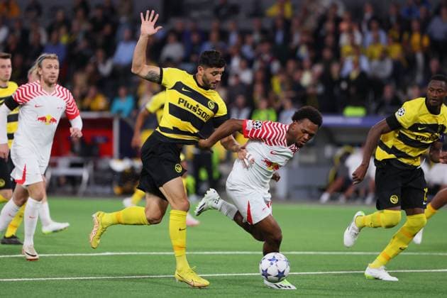 Bern - RB Leipzig Champions League Bern, 19.09.2023, Wankdorf Stadion, Fussball , UEFA Champions League, Gruppe G , 1. Spieltag, Young Boys Bern vs. RB Leipzig , Im Bild v.l.: . , Foto nur zur redaktionellen Nutzung bestimmt! . , UEFA regulations prohibit any use of photographs as image sequences and or quasi-video ,
