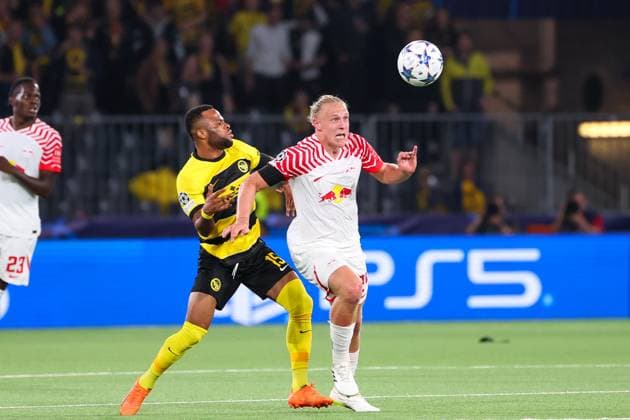 Bern - RB Leipzig Champions League Bern, 19.09.2023, Wankdorf Stadion, Fussball , UEFA Champions League, Gruppe G , 1. Spieltag, Young Boys Bern vs. RB Leipzig , Im Bild v.l.: Meschack Elia ( 15, Bern) und Xaver Schlager (24, RB Leipzig) . , Foto nur zur redaktionellen Nutzung bestimmt! . , UEFA regulations prohibit any use of photographs as image sequences and or quasi-video ,