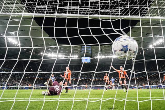 Tor zum 0:1 Galeno (FC Porto, 13), Remtote, Hintertor GER, Schachtar Donezk vs. FC Porto, Fussball, Champions League, Gruppe H, Spieltag 1, Saison 2023 2024, 19.09.2023 GER, Schachtar Donezk vs. FC Porto, Fussball, Champions League, Gruppe H, Spieltag 1, Saison 2023 2024, 19.09.2023 Hamburg Copyright: xEibner-Pressefoto MarcelxvonxFehrnx EP_MFN