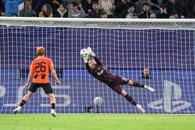 Artur Rudko (Schachtar Donezk, 01) haelt Torschuss GER, Schachtar Donezk vs. FC Porto, Fussball, Champions League, Gruppe H, Spieltag 1, Saison 2023 2024, 19.09.2023 GER, Schachtar Donezk vs. FC Porto, Fussball, Champions League, Gruppe H, Spieltag 1, Saison 2023 2024, 19.09.2023 Hamburg Copyright: xEibner-Pressefoto MarcelxvonxFehrnx EP_MFN