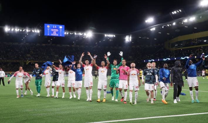 Bern - RB Leipzig Champions League Bern, 19.09.2023, Wankdorf Stadion, Fussball , UEFA Champions League, Gruppe G , 1.Spieltag, Young Boys Bern vs. RB Leipzig 1:3 (1:1) , Im Bild: Leipzig jubelt nach dem Spiel. , Foto nur zur redaktionellen Nutzung bestimmt! . , UEFA regulations prohibit any use of photographs as image sequences and or quasi-video ,